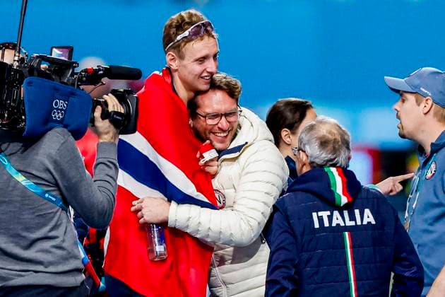 winner Sander Eitrem of Norway celebrates with coach Bjarne Rykkje of Norway after Men 5000m, Milano Cortina 2026 Winter Olympics: Day 2, Speed skating, Eisschnelllauf - Milano Cortina 2026 Winter Olympics: Day 2, Milano Speed Skating Stadium, February 8, 2026, Milan, Italy.