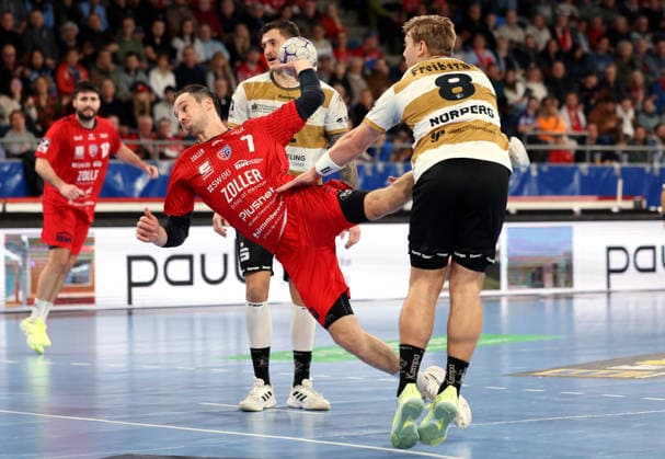 08.02.2026, Deutschland, Bietigheim Handball SG BBM Bietigheim vs. HC Elbflorenz 2006, v.l. Dominik Claus (BBM), Viktor Petersen Norberg (Elbflorenz)