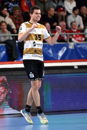 08.02.2026, Deutschland, Bietigheim Handball SG BBM Bietigheim vs. HC Elbflorenz 2006, Jannik Dutschke (Elbflorenz) jubelt und ballt die Fäuste