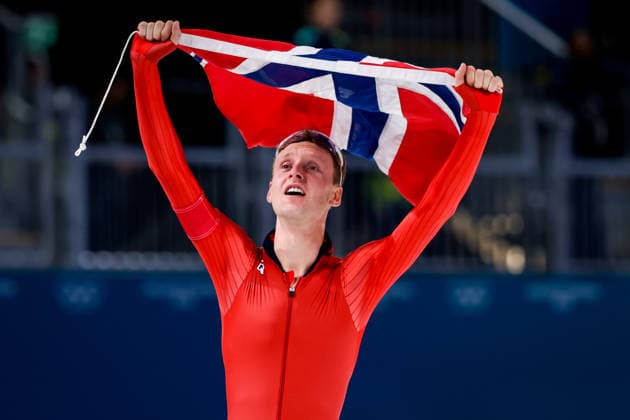 2026-02-08 Speed skating, Eisschnelllauf - Milano Cortina 2026 Winter Olympics - Day 2 MILAN, ITALY - FEBRUARY 8: Sander Eitrem of Norway celebrating with flag after competing in the Men s 5000m during Day 2 of Speed Skating - Milano Cortina 2026 Winter Olympics at Milano Speed Skating Stadium on February 8, 2026 in Milan, Italy. (Photo by Joris Verwijst BSR Agency) Milan Italy Content not available for redistribution in The Netherlands directly or indirectly through any third parties. Copyright: xBSRxAgencyx