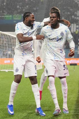 Inter Milan s Yann Bisseck celebrates after scoring 0-1 during the Serie A soccer match between Sassuolo and Inter at the Mapei Stadium in Reggio Emilia , Italy - Sunday, February 08 , 2026. - Soccer .  Copyright: xSpada LaPressex
