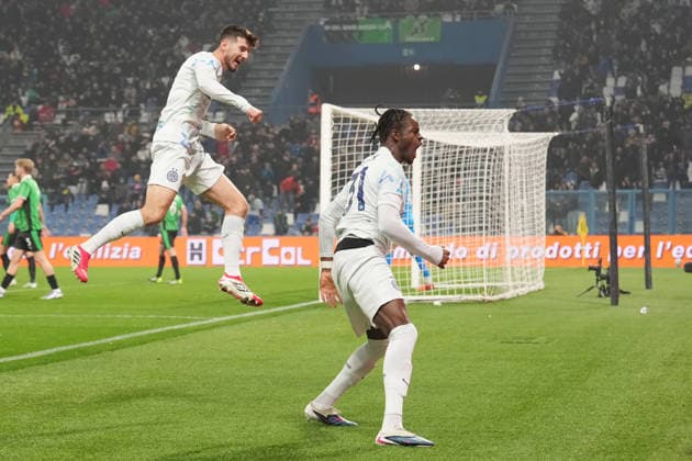 Inter Milan s Yann Bisseck celebrates after scoring 0-1 during the Serie A soccer match between Sassuolo and Inter at the Mapei Stadium in Reggio Emilia , Italy - Sunday, February 08 , 2026. - Soccer .  Copyright: xSpada LaPressex