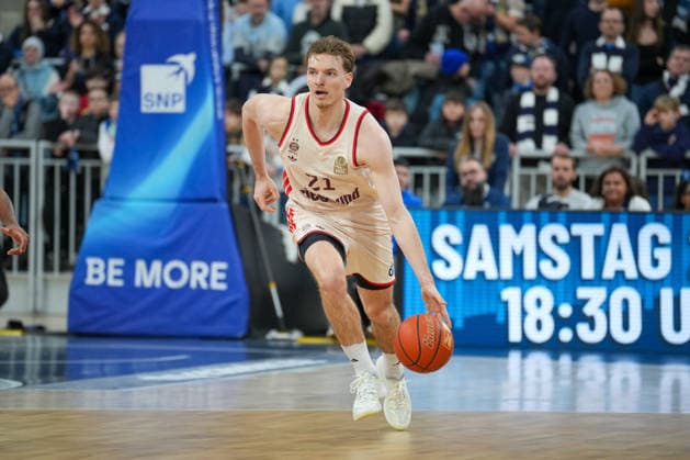 Basketball: easyCredit BBL, 19. Spieltag, MLP Academics Heidelberg - FC Bayern München Basketball am 08.02.2026 in Heidelberg (SNP Dome), Deutschland, Saison 2025 2026: Justus Hollatz (21, FCB) im Fokus. Heidelberg SNP Dome Deutschland Copyright: xChristophxKinzingerx