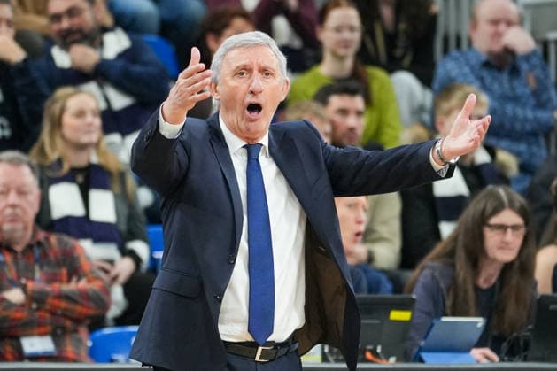 Basketball: easyCredit BBL, 19. Spieltag, MLP Academics Heidelberg - FC Bayern München Basketball am 08.02.2026 in Heidelberg (SNP Dome), Deutschland, Saison 2025 2026: Svetislav Pesic (Headcoach, FCB) im Fokus. Heidelberg SNP Dome Deutschland Copyright: xChristophxKinzingerx