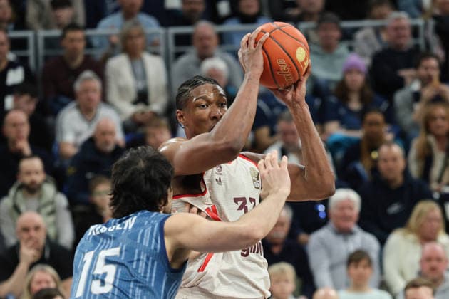 v. li. im Zweikampf, Marcel Keßen (MLP Academics Heidelberg, 15), Wenyen Gabriel (FC Bayern Muenchen, 32) GER, BBL, MLP Academics Heidelberg vs. FC Bayern Muenchen, easycredit Basketball Bundesliga, 19.Spieltag, Saison, 2025 2026, 08.02.2026 GER, MLP Academics Heidelberg vs. FC Bayern Muenchen, Basketball, easycredit Basketball Bundesliga, 19.Spieltag, Saison, 2025 2026, 08.02.2026 Heidelberg Copyright: xEibner-Pressefoto JoergxHirschx EP_JHH