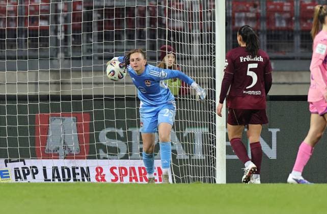 08.02.2026 - Fussball - Saison 2025 2026 - 1. Frauen - Fussball - Bundesliga - 17. Spieltag: 1. FC Nürnberg FCN ( Club ) - TSG 1899 Hoffenheim - Sportfoto Zink DaMa - xdaxmax - Lourdes Carmen Romero Grzondziel (25, 1. FC Nürnberg FCN ) Clara Fröhlich Froehlich (5, 1. FC Nürnberg FCN ) enttäuscht Enttäuschung