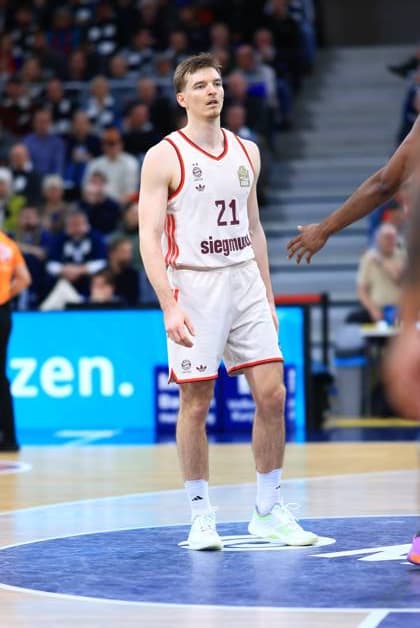 RECORD DATE NOT STATED Szene mit Justus Hollatz (21; FC Bayern Basketball) auf dem Spielfeld im SNP-Dome easyCredit BBL: MLP Academics Heidelberg – FC Bayern München Basketball - 08.02.2026 Copyright: xMichaelxGelhardtx