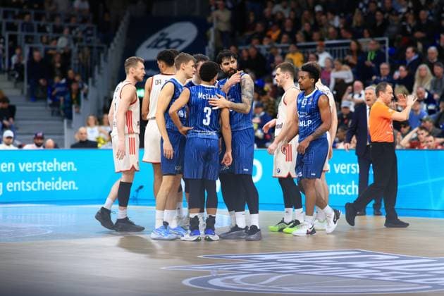 RECORD DATE NOT STATED Szene mit 15; FC Bayern Basketball, Niklas Würzner (2; MLP Academics Heidelberg), Niels Giffey (5; FC Bayern Basketball), Andreas Obst (13; FC Bayern Basketball), Eric Reed Jr. (43; MLP Academics Heidelberg) und Svetislav Pesic (999; FC Bayern Basketball) auf dem Spielfeld easyCredit BBL: MLP Academics Heidelberg – FC Bayern München Basketball - 08.02.2026 Copyright: xMichaelxGelhardtx
