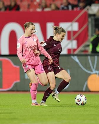 08.02.2026 - Fussball - Saison 2025 2026 - 1. Frauen - Fussball - Bundesliga - 17. Spieltag: 1. FC Nürnberg FCN ( Club ) - TSG 1899 Hoffenheim - Sportfoto Zink DaMa - xdaxmax - Laura Gloning (20, TSG Hoffenheim ) Nastassja Lein (24, 1. FC Nürnberg FCN )