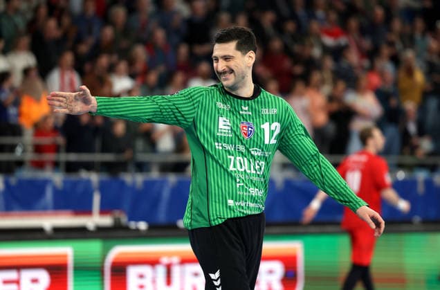 08.02.2026, Deutschland, Bietigheim Handball SG BBM Bietigheim vs. HC Elbflorenz 2006, Martin Tomovski (BBM) freut sich