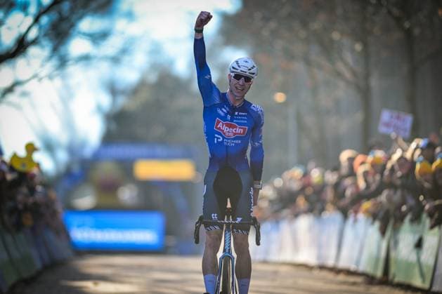Belgian Niels Vandeputte celebrates as he crosses the finish line to win the men s elite race of the Krawatencross cyclocross in Lille, the seventh stage (out of 8) in the X2O Badkamers Trofee competition, on Sunday 08 February 2026. DAVIDxPINTENS  x161971159x