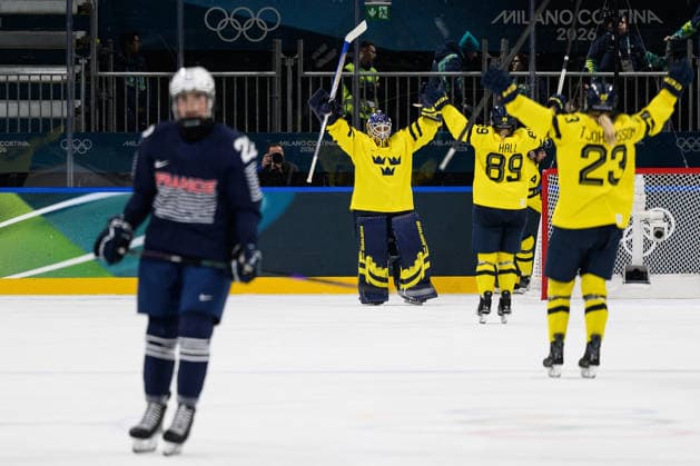 260208 Goaltender Emma Söderberg , Nicole Hall and Thea Johansson of Sweden celebrate after the women s Ice hockey, Eishockey game between France and Sweden during day 2 of the 2026 Winter Olympics on February 8, 2026 in Milan. Photo: Emma Wallskog BILDBYRAN kod EW EW0621 ishockey ice hockey Olympic Games, Olympische Spiele, Olympia, OS olympics winter olympics os ol olympiska spel vinter-os olympiske leker milano cortina 2026 milan cortina 2026 milano cortina 2026 olympic games milano cortina 2026 winter olympic games milano cortina-os milano cortina-ol vinter-ol 2 bbeng sverige sweden france frankrike dam jubel *** 260208 Goaltender Emma Söderberg , Nicole Hall and Thea Johansson of Sweden celebrate after the women s ice hockey game between France and Sweden during day 2 of the 2026 Winter Olympics on February 8, 2026 in Milan Photo Emma Wallskog BILDBYRAN code EW EW0621 ice hockey ice hockey olympic games olympics winter olympics os ol olympic games winter os olympic games milano cortina 2026 milan cortina 2026 milano cortina 2026 olympic games milano cortina 2026 winter olympic games milano cortina os milano cortina ol winter ol 2 bbeng sverige sweden france france dam jubel  Copyright: EMMAxWALLSKOG BB260208EW087