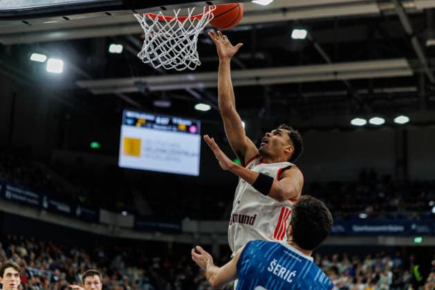 easycredit BBL, MLP Academics Heidelberg - FC Bayern München Basketball, 08.02.2026 Oscar da Silva (FC Bayern München Basketball, 1) mit einem Korbleger gegen Mateo Seric (MLP Academics Heidelberg, 21) Spiel der easycredit BBL MLP Academics Heidelberg - FC Bayern München Basketball; am 19. Spieltag der Saison 25 26 im SNP Dome in Heidelberg am 08.02.2026 Copyright: xBEAUTIFULxSPORTS Hahnex
