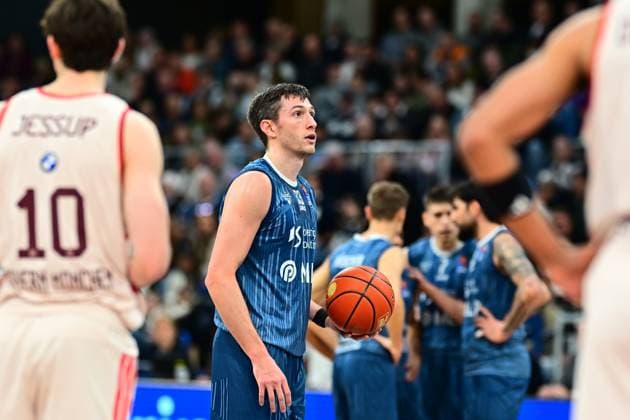 RECORD DATE NOT STATED Szene mit Ryan Mikesell (33; MLP Academics Heidelberg) und Justinian Jessup (10; FC Bayern Basketball) auf dem Spielfeld easyCredit BBL: MLP Academics Heidelberg – FC Bayern München Basketball - 08.02.2026 Copyright: xMichaelxGelhardtx