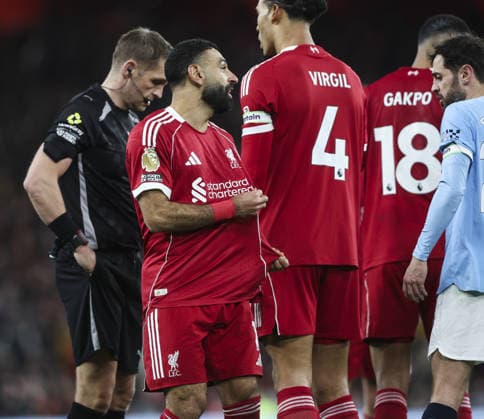 Liverpool v Manchester City, FA Premier League 08.02.26 Liverpool v Manchester City, FA Premier League Bradley Ormesher The Times Mohamed Salah of Liverpool complains to Referee Craig Pawson after Marc Guéhi of Manchester City foul  Copyright: xBradleyxOrmesherx NINTCHDBPICT001057464810