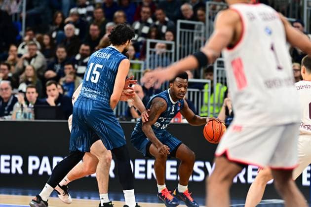 RECORD DATE NOT STATED Spielaktion mit DJ Horne (0; MLP Academics Heidelberg) und Marcel Keßen (15; MLP Academics Heidelberg) auf dem Spielfeld easyCredit BBL: MLP Academics Heidelberg – FC Bayern München Basketball - 08.02.2026 Copyright: xMichaelxGelhardtx