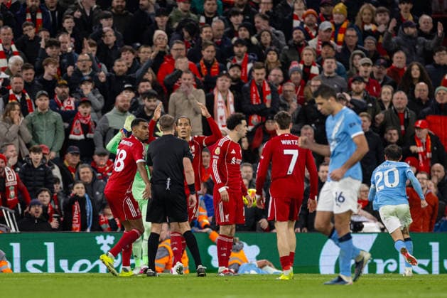 Football - FA Premier League - Liverpool FC v Manchester City FC LIVERPOOL, ENGLAND - Sunday, February 8, 2026: Liverpool s captain Virgil van Dijk reacts to a penalty kick given during the FA Premier League match between Liverpool FC and Manchester City FC at Anfield. (Photo by David Rawcliffe Propaganda) LIVERPOOL Anfield MERSEYSIDE ENGLAND  Copyright: xDavidxRawcliffex P2026-02-08-Liverpool_Man_City-118