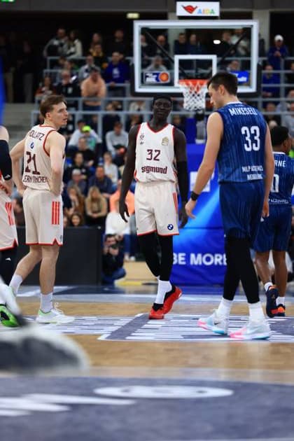 RECORD DATE NOT STATED Szene mit Wenyen Gabriel (32; FC Bayern Basketball) und Justus Hollatz (21; FC Bayern Basketball) sowie Ryan Mikesell (33; MLP Academics Heidelberg) auf dem Spielfeld easyCredit BBL: MLP Academics Heidelberg – FC Bayern München Basketball - 08.02.2026 Copyright: xMichaelxGelhardtx