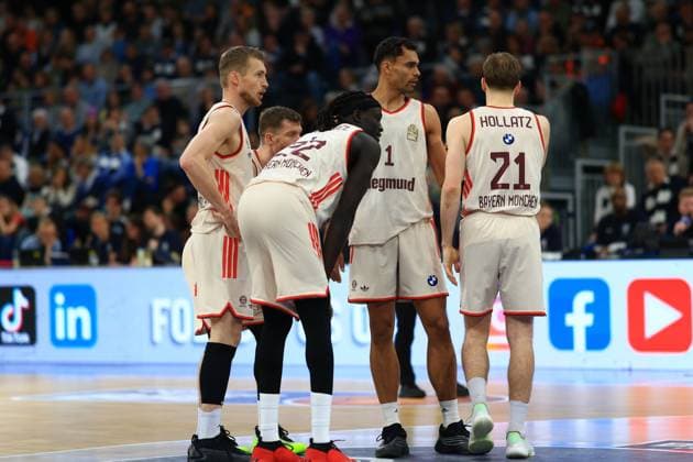 RECORD DATE NOT STATED Szene mit Oscar da Silva (1; FC Bayern Basketball) und Niels Giffey (5; FC Bayern Basketball) sowie weiteren Spielern von FC Bayern Basketball in weißen Trikots easyCredit BBL: MLP Academics Heidelberg – FC Bayern München Basketball - 08.02.2026 Copyright: xMichaelxGelhardtx