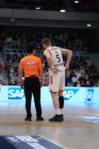 RECORD DATE NOT STATED Szene mit 5; MLP Academics Heidelberg auf dem Spielfeld im SNP-Dome easyCredit BBL: MLP Academics Heidelberg – FC Bayern München Basketball - 08.02.2026 Copyright: xMichaelxGelhardtx