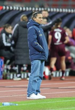 08.02.2026 - Fussball - Saison 2025 2026 - 1. Frauen - Fussball - Bundesliga - 17. Spieltag: 1. FC Nürnberg FCN ( Club ) - TSG 1899 Hoffenheim - Sportfoto Zink DaMa - xdaxmax - Eva-Maria Virsinger ( Trainer in TSG Hoffenheim ) nachdenklich