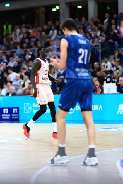 RECORD DATE NOT STATED Szene mit Kilian Maurice Fischer (17; FC Bayern Basketball) und Mateo Seric (21; MLP Academics Heidelberg) in einem Zweikampf auf dem Spielfeld easyCredit BBL: MLP Academics Heidelberg – FC Bayern München Basketball - 08.02.2026 Copyright: xMichaelxGelhardtx
