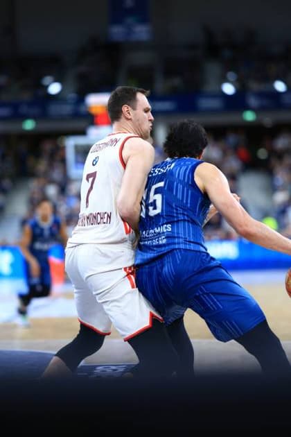 RECORD DATE NOT STATED Szene mit Johannes Voigtmann (7; FC Bayern Basketball) und Marcel Keßen (15; MLP Academics Heidelberg) im Zweikampf easyCredit BBL: MLP Academics Heidelberg – FC Bayern München Basketball - 08.02.2026 Copyright: xMichaelxGelhardtx