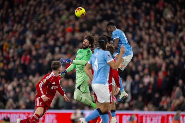 Football - FA Premier League - Liverpool FC v Manchester City FC LIVERPOOL, ENGLAND - Sunday, February 8, 2026: Liverpool s goalkeeper Alisson Becker heads the ball towards goal during the FA Premier League match between Liverpool FC and Manchester City FC at Anfield. (Photo by David Rawcliffe Propaganda) LIVERPOOL Anfield MERSEYSIDE ENGLAND  Copyright: xDavidxRawcliffex P2026-02-08-Liverpool_Man_City-138