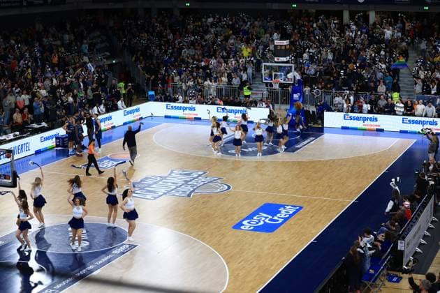 RECORD DATE NOT STATED Basketball-Szene mit Cheerleadern und Maskottchen auf dem Spielfeld im SNP-Dome easyCredit BBL: MLP Academics Heidelberg – FC Bayern München Basketball - 08.02.2026 Copyright: xMichaelxGelhardtx