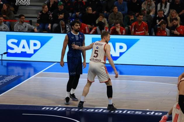 RECORD DATE NOT STATED Szene mit 15; FC Bayern Basketball, 5; MLP Academics Heidelberg und Noah Koch (1; MLP Academics Heidelberg) auf dem Spielfeld easyCredit BBL: MLP Academics Heidelberg – FC Bayern München Basketball - 08.02.2026 Copyright: xMichaelxGelhardtx