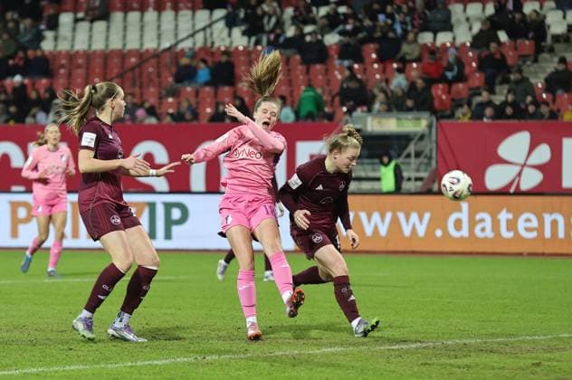 08.02.2026 - Fussball - Saison 2025 2026 - 1. Frauen - Fussball - Bundesliga - 17. Spieltag: 1. FC Nürnberg FCN ( Club ) - TSG 1899 Hoffenheim - Sportfoto Zink DaMa - xdaxmax - Franziska Mai (18, 1. FC Nürnberg FCN ) mit Foul an Valesca Ampoorter (18, TSG Hoffenheim ) zum Elfmeter