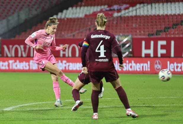 08.02.2026 - Fussball - Saison 2025 2026 - 1. Frauen - Fussball - Bundesliga - 17. Spieltag: 1. FC Nürnberg FCN ( Club ) - TSG 1899 Hoffenheim - Sportfoto Zink DaMa - xdaxmax - Juliane Maren Schmid (27, TSG Hoffenheim ) mit Torschuss