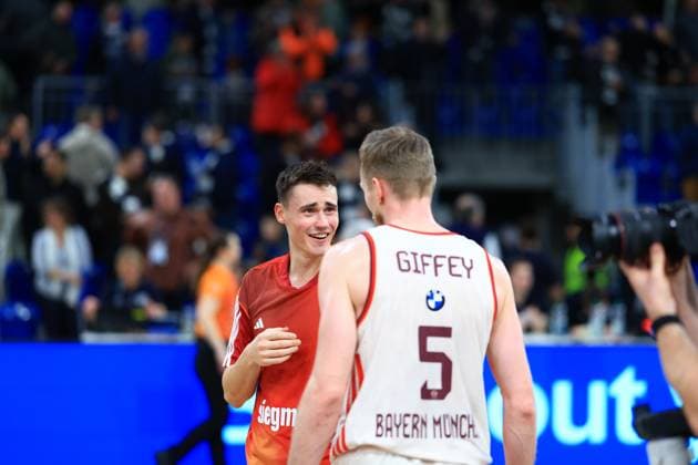 RECORD DATE NOT STATED Szene mit Neno Dimitrijevic (0; FC Bayern Basketball) und Niels Giffey (5; FC Bayern Basketball) auf dem Spielfeld im SNP-Dome easyCredit BBL: MLP Academics Heidelberg – FC Bayern München Basketball - 08.02.2026 Copyright: xMichaelxGelhardtx