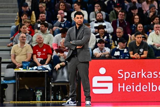 RECORD DATE NOT STATED Szene mit Danny Jansson (999; MLP Academics Heidelberg) und Serena Benavente (998; MLP Academics Heidelberg) am Spielfeldrand easyCredit BBL: MLP Academics Heidelberg – FC Bayern München Basketball - 08.02.2026 Copyright: xMichaelxGelhardtx