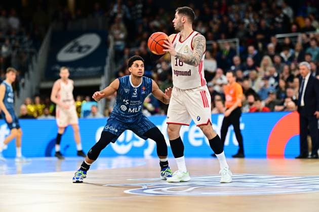 RECORD DATE NOT STATED Szene mit Stefan Jovic (16; FC Bayern Basketball) und Kevin McClain (3; MLP Academics Heidelberg) in Aktion auf dem Spielfeld easyCredit BBL: MLP Academics Heidelberg – FC Bayern München Basketball - 08.02.2026 Copyright: xMichaelxGelhardtx