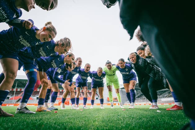 Teamhuddle vor dem Spiel 1. FSV Mainz 05 gegen FC Viktoria Berlin in der 2. Frauen-Bundesliga Teamhuddle vor dem Spiel 1. FSV Mainz 05 gegen FC Viktoria Berlin in der 2. Frauen-Bundesliga Mainz Copyright: xKaixHeuserxKaixHeuserx