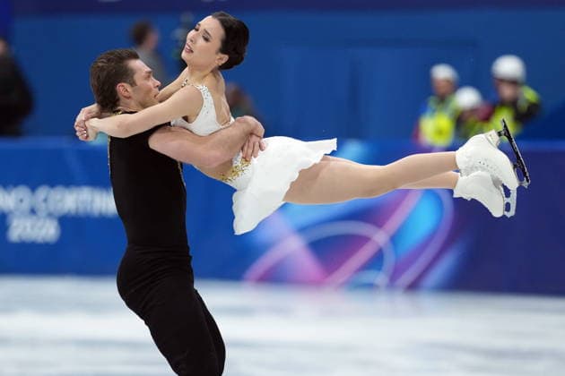 February 8, 2026, Milan, ITALY: Canada s Lia Pereira and Trennt Michaud compete during the pairs free skate Figure skating, Eiskunstlauf team event at the 2026 Winter Olympics, in Milan, Sunday, Feb. 8, 2026. Canada News - February 8, 2026  - ZUMAc35_ 20260208_zaf_c35_077 Copyright: xDarrylxDyckx