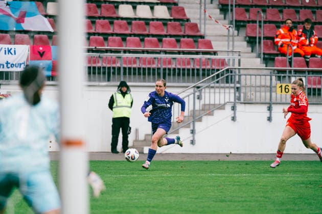 Pia Metzker, FC Viktoria Berlin Pia Metzker, FC Viktoria Berlin, beim Spiel 1. FSV Mainz 05 gegen FC Viktoria Berlin in der 2. Frauen-Bundesliga Mainz Copyright: xKaixHeuserxKaixHeuserx