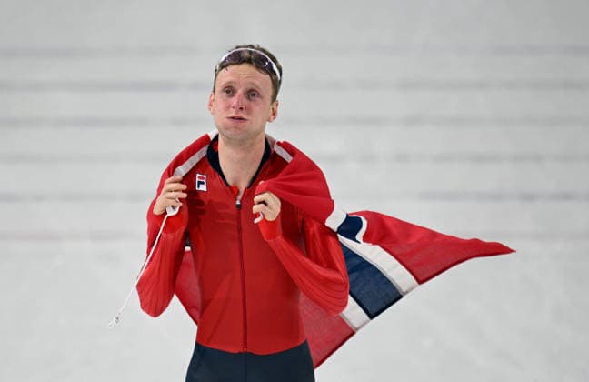(260208) -- MILAN, Feb. 8, 2026 -- Sander Eitrem of Norway celebrates after the Speed skating, Eisschnelllauf men s 5000m match at the Milan-Cortina 2026 Olympic Winter games, Winterspiele,Spiele, Summer games in Milan, Italy, Feb. 8, 2026. ) (MICO2026)ITALY-MILAN-OLYMPIC WINTER GAMES-SPEED SKATING-MEN S 5000M WuxWei 