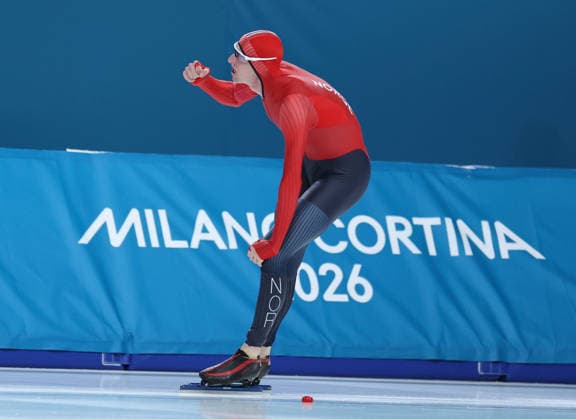 (260208) -- MILAN, Feb. 8, 2026 -- Sander Eitrem of Norway celebrates after the Speed skating, Eisschnelllauf men s 5000m match at the Milan-Cortina 2026 Olympic Winter games, Winterspiele,Spiele, Summer games in Milan, Italy, Feb. 8, 2026. ) (MICO2026)ITALY-MILAN-OLYMPIC WINTER GAMES-SPEED SKATING-MEN S 5000M LixJing 