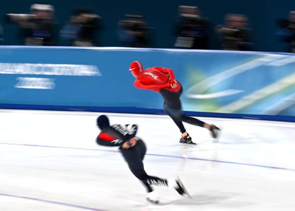 (260208) -- MILAN, Feb. 8, 2026 -- Sander Eitrem (top) of Norway and Metodej Jilek of the Czech Republic compete during the Speed skating, Eisschnelllauf men s 5000m match at the Milan-Cortina 2026 Olympic Winter games, Winterspiele,Spiele, Summer games in Milan, Italy, Feb. 8, 2026. ) (MICO2026)ITALY-MILAN-OLYMPIC WINTER GAMES-SPEED SKATING-MEN S 5000M WuxWei 