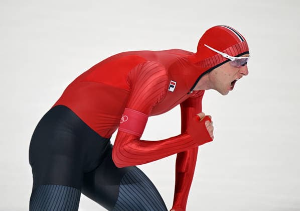 (260208) -- MILAN, Feb. 8, 2026 -- Sander Eitrem of Norway celebrates after the Speed skating, Eisschnelllauf men s 5000m match at the Milan-Cortina 2026 Olympic Winter games, Winterspiele,Spiele, Summer games in Milan, Italy, Feb. 8, 2026. ) (MICO2026)ITALY-MILAN-OLYMPIC WINTER GAMES-SPEED SKATING-MEN S 5000M WuxWei 