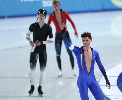 (260208) -- MILAN, Feb. 8, 2026 -- Riccardo Lorello (front) of Italy celebrates after the Speed skating, Eisschnelllauf men s 5000m match at the Milan-Cortina 2026 Olympic Winter games, Winterspiele,Spiele, Summer games in Milan, Italy, Feb. 8, 2026. ) (MICO2026)ITALY-MILAN-OLYMPIC WINTER GAMES-SPEED SKATING-MEN S 5000M LixJing 