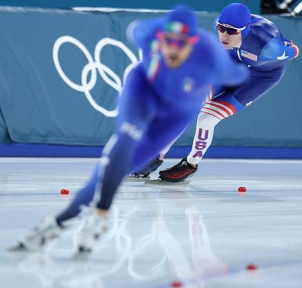 (260208) -- MILAN, Feb. 8, 2026 -- Casey Dawson (back) of the United States competes during the Speed skating, Eisschnelllauf men s 5000m match at the Milan-Cortina 2026 Olympic Winter games, Winterspiele,Spiele, Summer games in Milan, Italy, Feb. 8, 2026. ) (MICO2026)ITALY-MILAN-OLYMPIC WINTER GAMES-SPEED SKATING-MEN S 5000M LixJing 