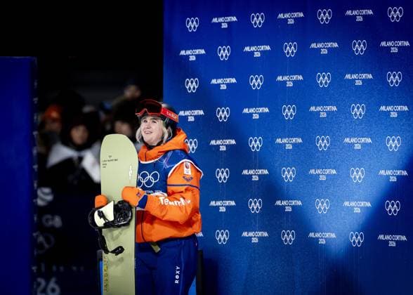 LIVIGNO - Snowboarder Melissa Peperkamp during the big air qualifying event at the Milan Winter Olympics. IRIS VAN DEN BROEK ANP xVIxANPxSportx xxANPxIVx 550058137 originalFilename: 550058137.jpg