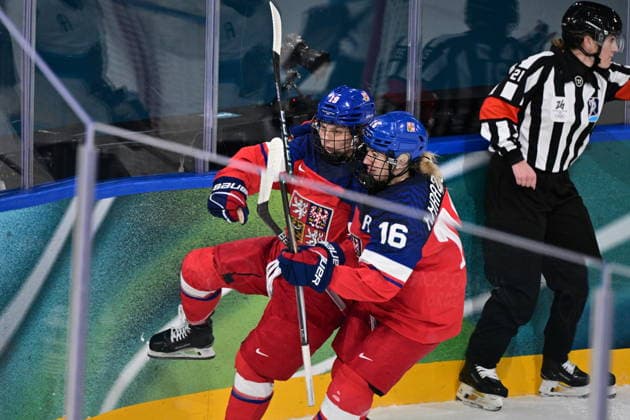 L-R Natalie Mlynkova receives congratulations on her goal from Katerina Mrazova (both CZE) during women s Ice hockey, Eishockey match of Group A: Czechia vs Finland, at the Milano Cortina 2026 Winter Olympic Games, Olympische Spiele, Olympia, OS in Milan, Italy, on February 8, 2026. (CTKxPhoto MichalxKamaryt) CTKPhotoP2026020808058  CTKPhotoP2026020808058