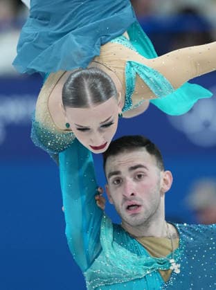 (260208) -- MILAN, Feb. 8, 2026 -- Anastasiia Metelkina (top) Luka Berulava of Georgia perform during the Figure skating, Eiskunstlauf team event pair skating free skating of the Milan-Cortina 2026 Olympic Winter games, Winterspiele,Spiele, Summer games in Milan, Italy, Feb. 8, 2026. ) (MICO2026)ITALY-MILAN-OLYMPIC WINTER GAMES-FIGURE SKATING TEAM EVENT-PAIR SKATING-FREE SKATING XuexYuge 