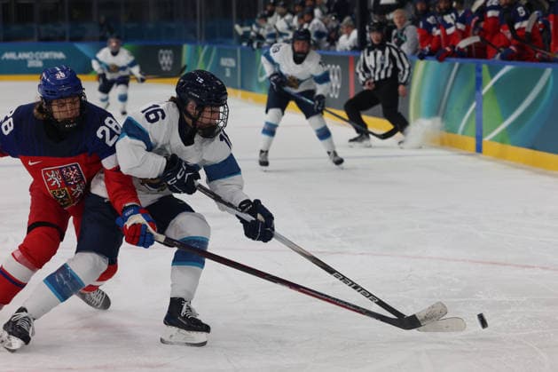 February 8, 2026, Milan, Lombardy, Italy: Petra Nieminen 16 of Team Finland playing against Team Czechia in women s Ice hockey, Eishockey Group A game during the Milano Cortina 2026 Olympic Winter games, Winterspiele,Spiele, Summer games at Milano Rho Ice Hockey Arena. Milan Italy - ZUMAm117 20260208_oly_m117_010 Copyright: xDavidxMcIntyrex