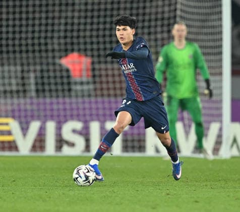 PSG vs Olympique de Marseille: French Ligue 1 PARIS, FRANCE - FEBRUARY 08: Dro Fernandez of Paris Saint - Germain in action during the French Ligue 1 (L1) football match between Paris Saint-Germain (PSG) and Olympique de Marseille at Parc des Princes stadium in Paris, France on February 08, 2026. Mustafa Yalcin Anadolu Paris France. Editorial use only. Please get in touch for any other usage.  Copyright: x2026xAnadoluxMustafaxYalcinx