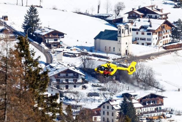 OLYMPICS - Winter Olympic Games, Olympische Spiele, Olympia, OS Milano Cortina 2026 CORTINA D AMPEZZO,ITALY,08.FEB.26 - OLYMPICS, ALPINE SKIING - Winter Olympic Games Milano Cortina 2026, downhill, women. Image shows helicopter with Lindsey Vonn (USA).  GEPAxpictures xMaticxKlansek